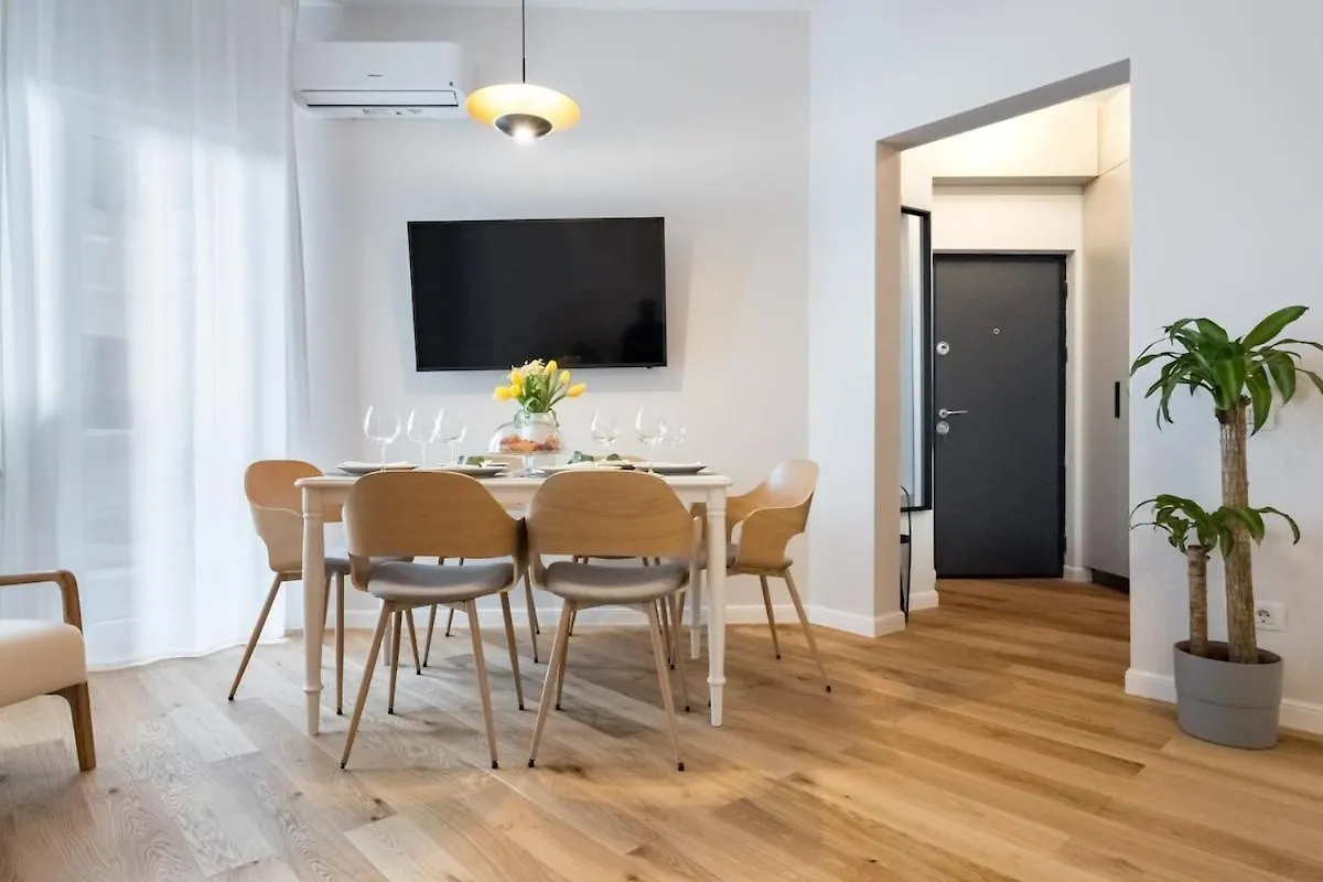 Апартаменты Stunning Views 3Br Sunny Flat - 3 Superb Balconies Бухарест