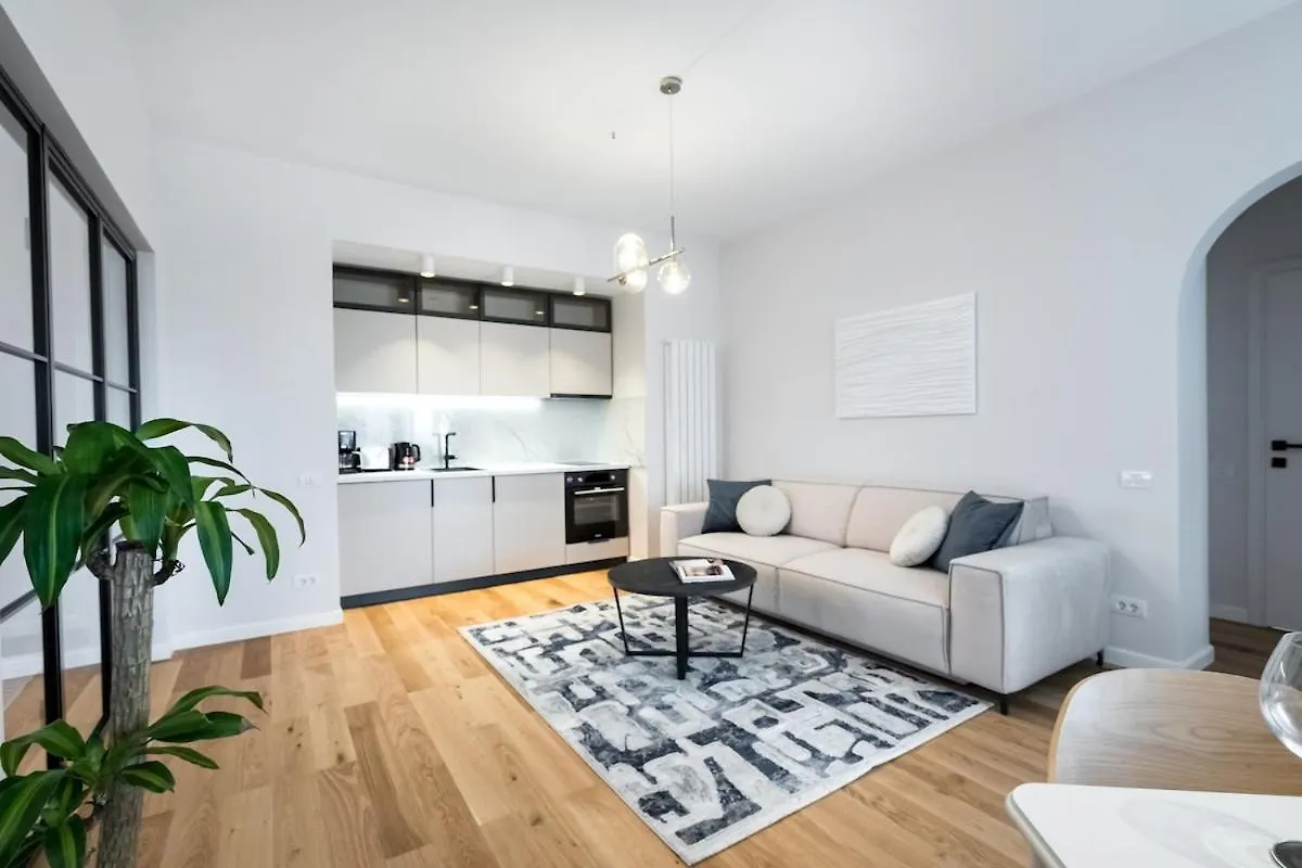 Stunning Views 3Br Sunny Flat - 3 Superb Balconies Lejlighed Bukarest 0*,  Rumænien