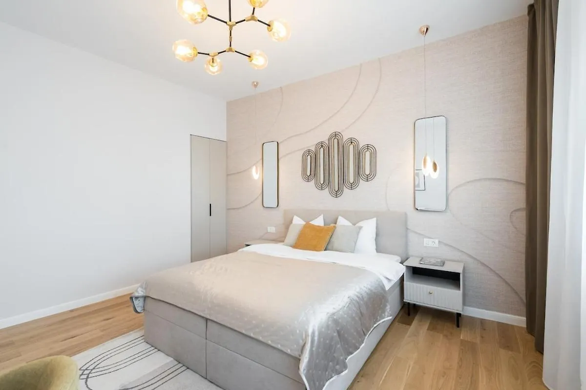Stunning Views 3Br Sunny Flat - 3 Superb Balconies Lejlighed Bukarest